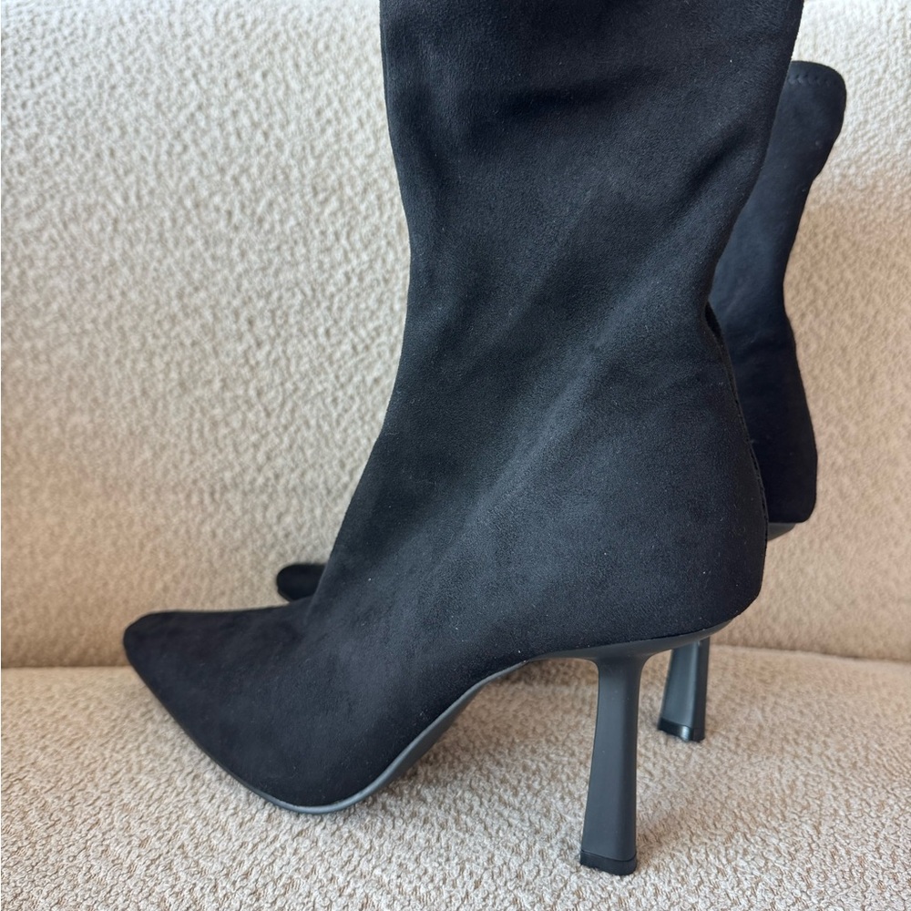 Elegant Black Women's Boots - Picture 4 of 6